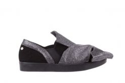 Trampki Bayla-172 M003 Czarny, Skóra naturalna - 38. Czarne trampki i tenisówki damskie Bayla, bez wzorów, z materiału, bez zapięcia. W wyprzedaży za 89.10 zł.