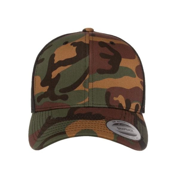 Czapka Camo Trucker Cap. Brązowe czapki damskie FLEXFIT, bez wzorów, z bawełny, retro. Za 71.99 zł.