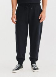 PAKO LORENTE - Spodnie dresowe w czarnym kolorze. Czarne spodnie materiałowe męskie Pako Lorente, bez wzorów, z bawełny. Za 149.99 zł.