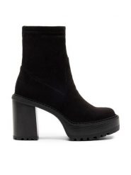 Nine West Botki SHAYLA 13151VM Czarny. Czarne botki damskie Nine West, bez wzorów, z materiału, bez obcasa, na słupku, bez zapięcia. Za 299.99 zł.