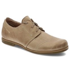 Beżowe Półbuty Karino Wygodne Obuwie Damskie. Brązowe półbuty damskie Karino, bez wzorów, z gumy, eleganckie, bez obcasa, bez zapięcia. Za 469.00 zł.