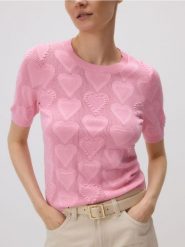 Sweter z ozdobnymi detalami - pastelowy róż. Czerwone swetry nierozpinane damskie Reserved, l, bez wzorów, z dzianiny, klasyczne, bez kołnierzyka, bez ramiączek. W wyprzedaży za 69.99 zł.
