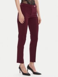 Rinascimento Chinosy CFC0126225003 Bordowy Slim Fit. Czerwone spodnie materiałowe damskie Rinascimento, bez wzorów, z syntetyku. Za 339.99 zł.