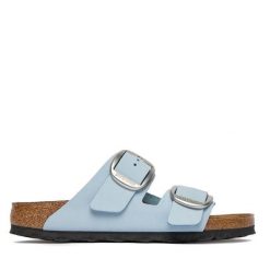 Klapki Birkenstock. Niebieskie klapki damskie Birkenstock, bez wzorów, bez obcasa, bez zapięcia. Za 599.99 zł.
