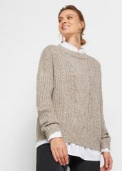 Sweter oversize w warkocze. Brązowe swetry nierozpinane damskie bonprix, bez wzorów, bez kołnierzyka, bez ramiączek. Za 109.99 zł.