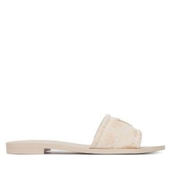 Klapki Guess. Białe klapki damskie Guess, z aplikacjami, bez obcasa, bez zapięcia. Za 329.99 zł.