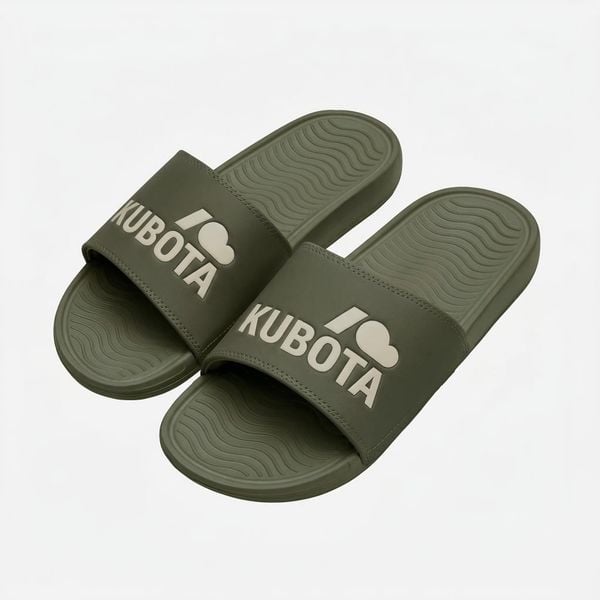 Klapki Kubota Sportowe Pro Khaki. Brązowe klapki męskie Kubota, bez wzorów, z materiału, bez zapięcia. Za 54.99 zł.