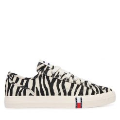 Tenisówki Tommy Jeans. Trampki i tenisówki damskie Tommy Jeans, bez wzorów, z jeansu, bez zapięcia. Za 329.99 zł.
