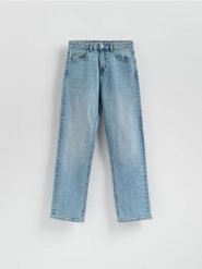 Jeansy straight z krótszą nogawką - niebieski. Niebieskie jeansy damskie Reserved, bez wzorów, z bawełny, krótkie. Za 129.99 zł.