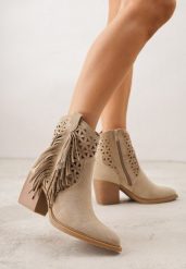 Ciemnobeżowe Botki Kowbojki na Stożkowym Obcasie z Ażurowym Wzorem i Eathetina. Brązowe botki damskie Born2be, w ażurowe wzory, z jeansu, boho, bez obcasa, na obcasie, bez zapięcia. Za 159.99 zł.