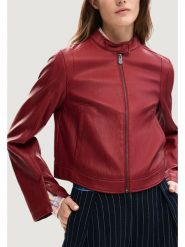 Desigual Kurtka z imitacji skóry Ariel 26SWEW09 Czerwony Regular Fit. Czerwone kurtki damskie Desigual, s, bez wzorów, ze skóry, bez kaptura. Za 509.99 zł.