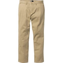 Spodnie chino Regular Fit Straight bonprix beżowy. Brązowe eleganckie spodnie męskie bonprix, bez wzorów, klasyczne. Za 99.99 zł.