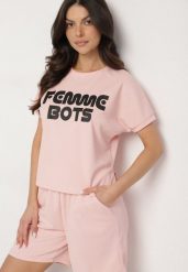 Różowy T-shirt Ozdobiony Napisem Devenee. Czerwone t-shirty damskie Born2be, l, bez wzorów, z jeansu, klasyczne, bez kołnierzyka, bez ramiączek. Za 34.99 zł.