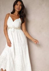 Biała Haftowana Sukienka z Bawełny na Ramiączkach w Stylu Boho Cyravia. Białe sukienki damskie Renee, na spacer, na lato, m, bez wzorów, z bawełny, boho, bez kołnierzyka, bez ramiączek, maxi. Za 99.99 zł.