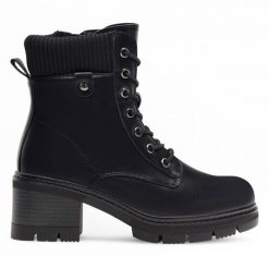 Botki Clara Barson. Czarne botki damskie Clara Barson, bez wzorów, bez obcasa, na słupku, bez zapięcia. Za 159.99 zł.