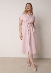 Różowa Sukienka Koszulowa z Bawełną Wiskozą i Ozdobnymi Guzikami Parranes. Czerwone sukienki damskie Born2be, na co dzień, l, bez wzorów, z bawełny, eleganckie, bez kołnierzyka, bez ramiączek, midi, dopasowane. Za 159.99 zł.