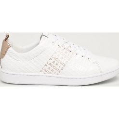 Lacoste - Buty Carnaby Evo. Białe obuwie sportowe damskie Lacoste, bez wzorów, z gumy, z okrągłym noskiem, bez zapięcia, Adidas Advantage, climacool (adidas). W wyprzedaży za 399.90 zł.