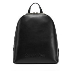 Plecak Calvin Klein. Czarne plecaki damskie Calvin Klein, bez wzorów. Za 339.99 zł.