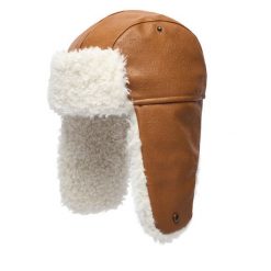 Czapka Guess. Brązowe czapki damskie Guess, na zimę, z aplikacjami. Za 234.99 zł.