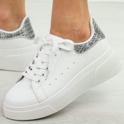 Biało szare sportowe buty damskie McBraun 23290. Białe obuwie sportowe damskie McBraun, na jesień, bez wzorów, z jeansu, bez zapięcia. Za 99.00 zł.