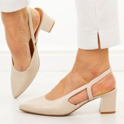 Cieliste czółenka damskie bez pięty Sergio Leone Sk472. Czółenka damskie Sergio Leone, na jesień, bez wzorów, ze skóry, biznesowe, bez obcasa, na obcasie, bez zapięcia. Za 199.00 zł.