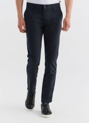 PAKO LORENTE – Spodnie męskie granatowe P000B-WX-215-G-S. Eleganckie spodnie męskie Pako Lorente, bez wzorów, z elastanu. Za 359.99 zł.