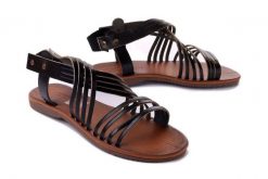 ARTIKER RELAKS 50C1143 czarny, sandały damskie. Czarne sandały damskie Artiker Relaks, bez wzorów, ze skóry, bez obcasa, na obcasie, bez zapięcia. Za 84.95 zł.