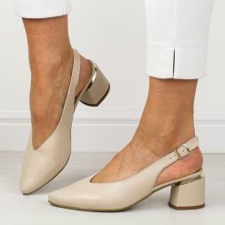 Beżowe skórzane Polskie czółenka damskie na obcasie bez pięty Deoni D1450A. Brązowe czółenka damskie Deoni, na lato, bez wzorów, ze skóry, eleganckie, bez obcasa, na obcasie, bez zapięcia. Za 439.00 zł.