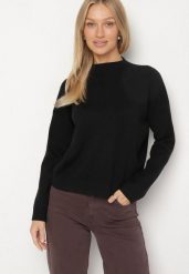 Czarny Gładki Sweter o Pudełkowym Kroju ze Stójką Unessa. Czarne swetry nierozpinane damskie Born2be, l, bez wzorów, z jeansu, wizytowe, bez kołnierzyka, bez ramiączek. Za 79.99 zł.