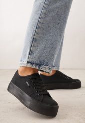 Czarne Klasyczne Trampki VICES w Stylu Basic Riovanna. Czarne trampki i tenisówki damskie Born2be, bez wzorów, z jeansu, bez zapięcia. Za 69.99 zł.