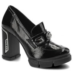 Czarne Półbuty Carinii Eleganckie Skórzane Buty Damskie. Czarne półbuty damskie Carinii, z aplikacjami, ze skóry, biznesowe, bez obcasa, na słupku, bez zapięcia. Za 429.00 zł.