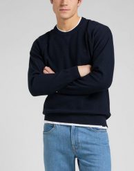 LEE RAGLAN CREW KNIT MĘSKI SWETER KLASYCZNY LOGO NAVY L83PKH35 112145612. Niebieskie swetry męskie Lee, l, bez wzorów, klasyczne, bez kołnierzyka, bez ramiączek. Za 159.99 zł.