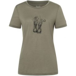 Koszulka z krótkim rękawem damska SUPER.NATURAL W Flower Boots Tee. Zielone koszulki sportowe damskie super.natural, s, bez wzorów, bez ramiączek. Za 249.99 zł.