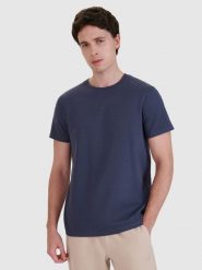 4F T-shirt regular ze strukturalnej dzianiny męski - szary XXL. Szare t-shirty męskie 4F, m, bez wzorów, z bawełny, bez kołnierzyka, bez ramiączek. W wyprzedaży za 39.99 zł.