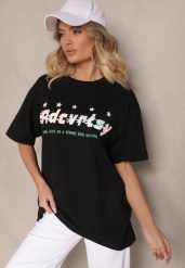 Czarny T-shirt Oversize Ozdobiony Napisem i Kolorowymi Gwiazdami Ilamora. Czarne t-shirty damskie Renee, l, bez wzorów, z jeansu, eleganckie, bez kołnierzyka, bez ramiączek. Za 39.99 zł.