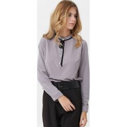 Szara Koszula Carlotta. Szare koszule damskie Born2be, bez wzorów, biznesowe, bez kołnierzyka, bez ramiączek. Za 59.99 zł.