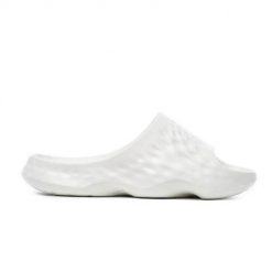 Klapki męskie New Balance SUFHUPW3. Białe klapki męskie New Balance, bez wzorów, z materiału, bez zapięcia. Za 149.00 zł.