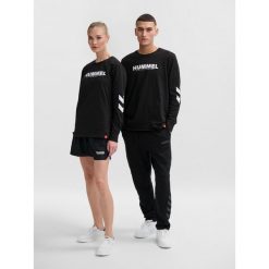 Bluza Hummel hmlLEGACY. Czarne bluzy męskie Hummel, l, bez wzorów, młodzieżowe, bez ramiączek, bez kaptura. Za 177.50 zł.