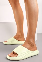 Jasnozielone Basenowe Klapki z Piankowego Materiału Silk. Zielone klapki damskie Renee, bez wzorów, bez obcasa, bez zapięcia. W wyprzedaży za 37.49 zł.