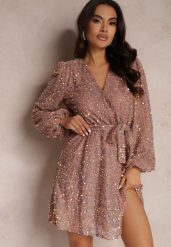 Różowa Sukienka Cekinowa z Kopertowym Dekoltem Voodek. Czerwone sukienki damskie Renee, na spotkanie biznesowe, l, bez wzorów, z jeansu, eleganckie, bez kołnierzyka, bez ramiączek, mini, kopertowe. Za 199.99 zł.