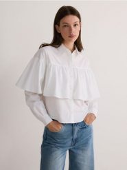 Koszula z peleryną - złamana biel. Koszule damskie Reserved, l, bez wzorów, z bawełny, bez kołnierzyka, bez ramiączek. W wyprzedaży za 89.99 zł.