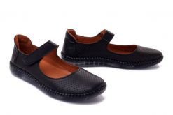 MANITU 840116-01 schwarz, półbuty damskie. Czarne półbuty damskie Manitu, na lato, w ażurowe wzory, ze skóry, bez obcasa, bez zapięcia. Za 319.90 zł.