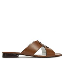 Klapki Tory Burch. Brązowe klapki damskie Tory Burch, bez wzorów, bez obcasa, bez zapięcia. Za 949.99 zł.