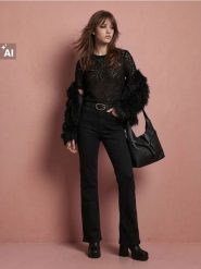 Jeansy flare comfort z rozcięciem na nogawce - czarny. Czarne jeansy damskie Sinsay, bez wzorów, z jeansu. Za 69.99 zł.