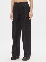 Calvin Klein Jeans Spodnie materiałowe Loose Logo Aop Cargo Pant J20J222596 Czarny Regular Fit. Czarne spodnie materiałowe damskie Calvin Klein Jeans, bez wzorów, z jeansu. Za 399.99 zł.