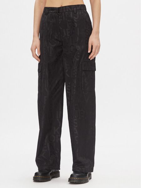 Calvin Klein Jeans Spodnie materiałowe Loose Logo Aop Cargo Pant J20J222596 Czarny Regular Fit. Czarne spodnie materiałowe damskie Calvin Klein Jeans, bez wzorów, z jeansu. Za 359.99 zł.
