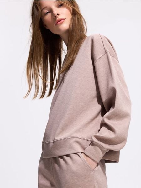 Bluza z modalem - beżowy. Brązowe bluzy damskie Reserved, l, bez wzorów, z dzianiny, bez ramiączek, bez kaptura. Za 109.99 zł.
