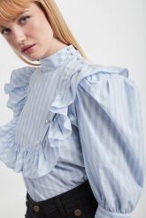 Koszula damska z żabotem CUSTOMMADE. Koszule damskie Custommade, m, bez wzorów, bez kołnierzyka, bez ramiączek. W wyprzedaży za 598.95 zł.