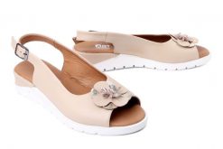 Artiker Relaks 58C3184, sandały damskie. Brązowe sandały damskie Artiker Relaks, bez wzorów, ze skóry, bez obcasa, na koturnie, bez zapięcia. Za 229.90 zł.