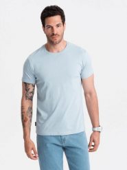 T-shirt męski klasyczny bawełniany BASIC - jasnoniebieski V19 OM-TSBS-0146 - S. Niebieskie t-shirty męskie Ombre Clothing, m, bez wzorów, z bawełny, bez kołnierzyka, bez ramiączek. W wyprzedaży za 24.99 zł.